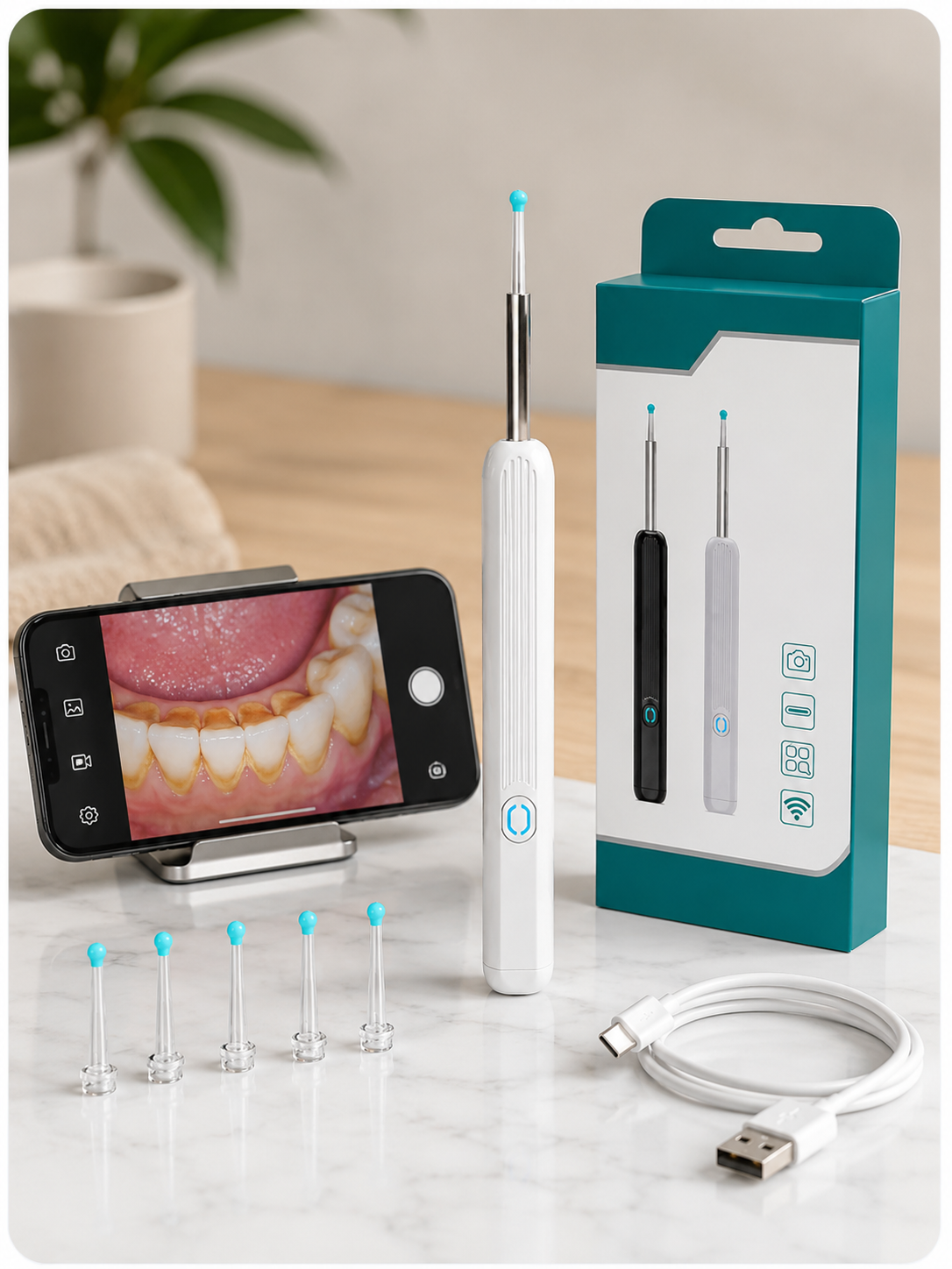 Hombre observando una zona posterior de sus dientes con una cámara intraoral